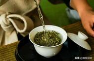 绿茶冲泡：先倒水还是先放茶叶？