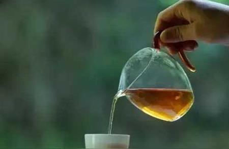 茶界揭秘：六种被低估的劣质茶叶