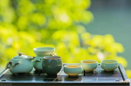 探索茶的世界：深入了解茶文化