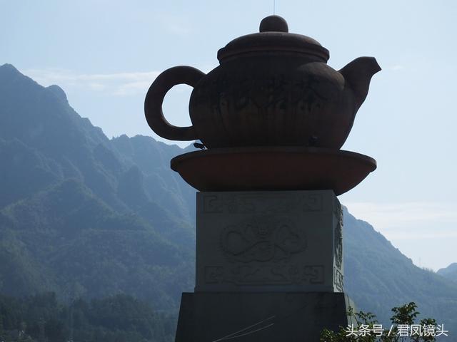 这些茶壶各具特色，哪个茶壶最值钱？哪个茶壶最养眼？
